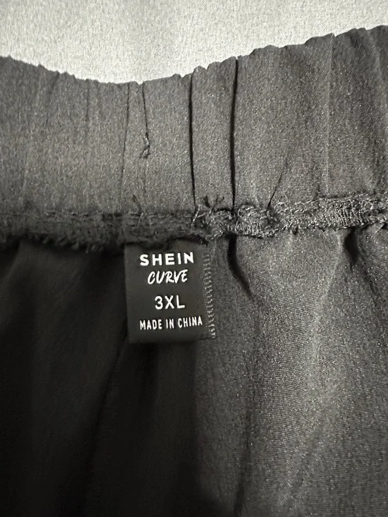 SHEIN Black Lace-Hem Shorts with Tie - Picture 4 of 4